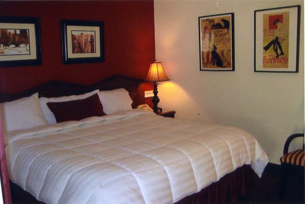 הנטינגטון Whitman Motor Lodge מראה חיצוני תמונה