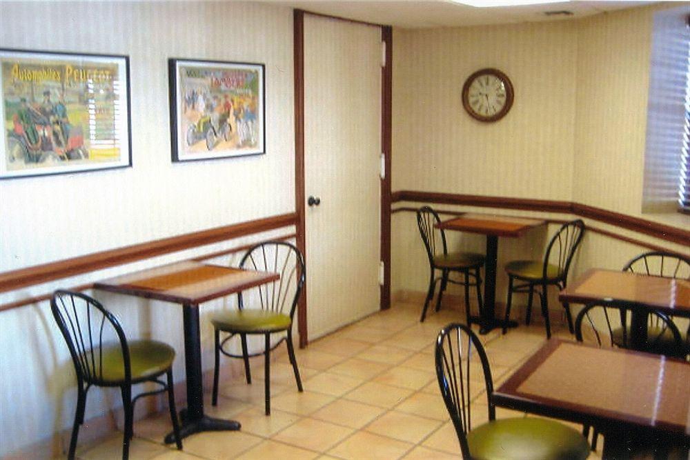 הנטינגטון Whitman Motor Lodge מראה חיצוני תמונה