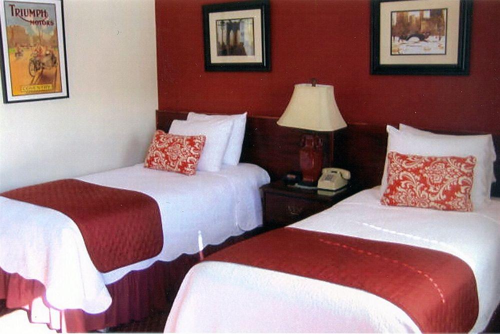 הנטינגטון Whitman Motor Lodge מראה חיצוני תמונה