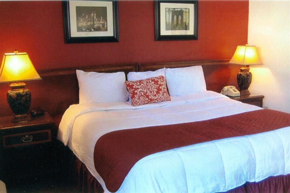 הנטינגטון Whitman Motor Lodge מראה חיצוני תמונה