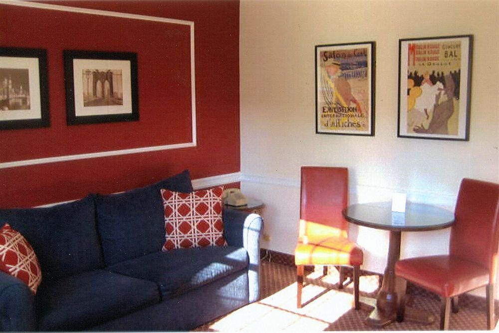 הנטינגטון Whitman Motor Lodge מראה חיצוני תמונה