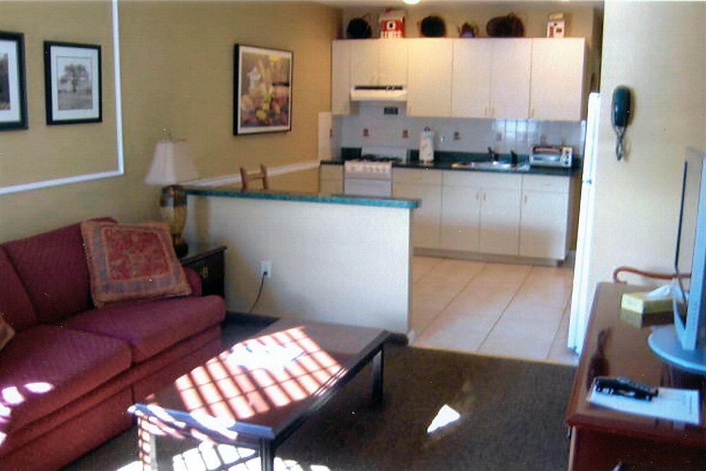 הנטינגטון Whitman Motor Lodge מראה חיצוני תמונה