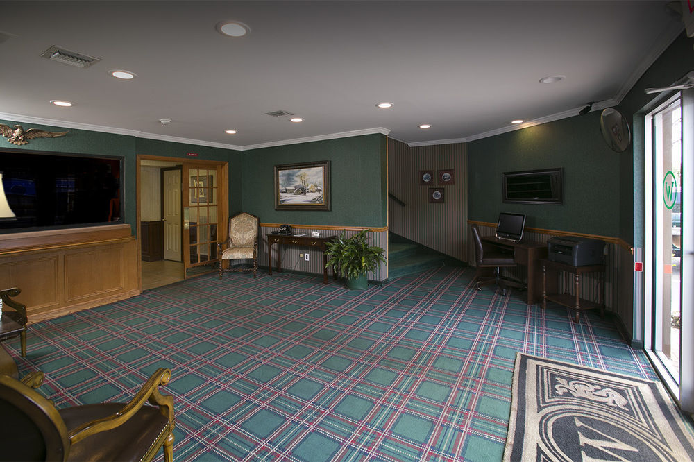 הנטינגטון Whitman Motor Lodge מראה חיצוני תמונה