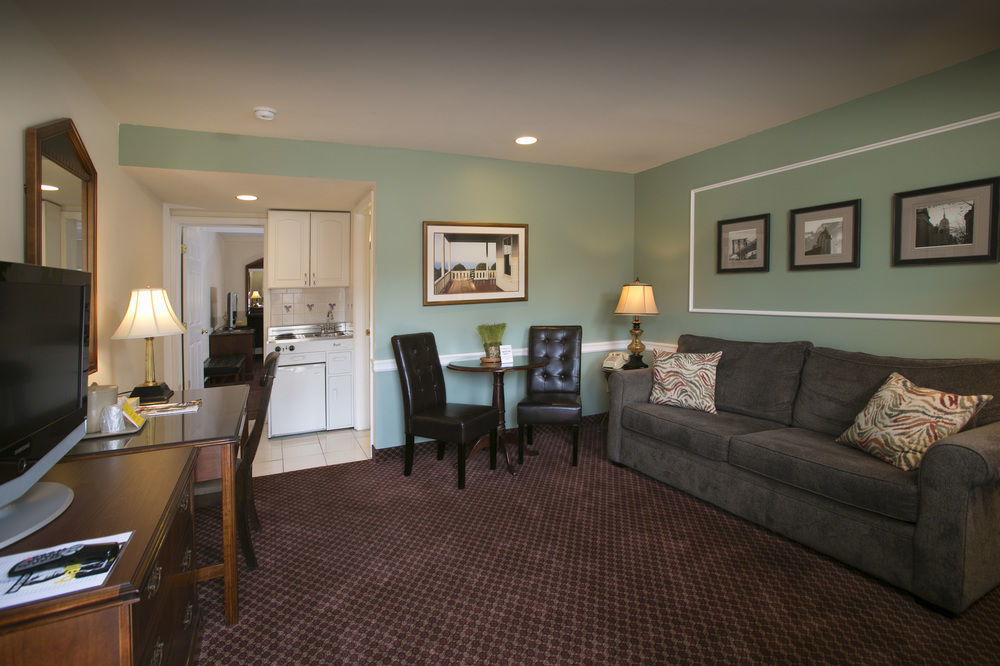 הנטינגטון Whitman Motor Lodge מראה חיצוני תמונה