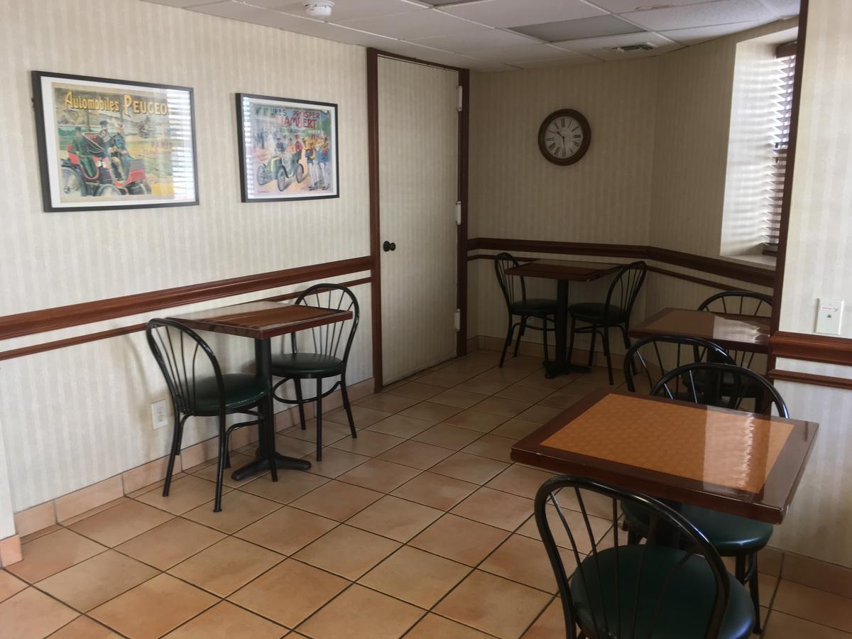 הנטינגטון Whitman Motor Lodge מראה חיצוני תמונה