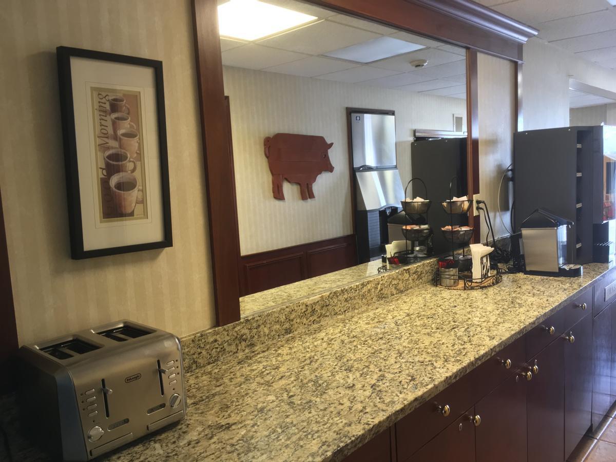 הנטינגטון Whitman Motor Lodge מראה חיצוני תמונה
